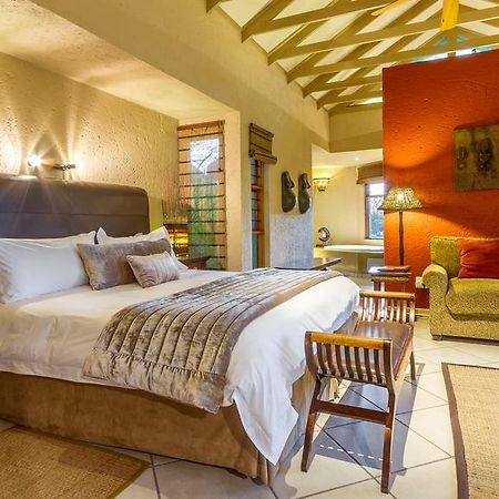 Joern'S Gaestehaus Mbombela Extérieur photo