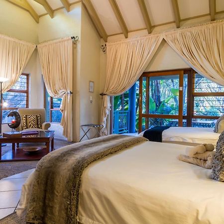 Joern'S Gaestehaus Mbombela Extérieur photo