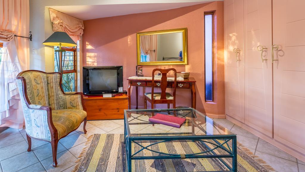 Joern'S Gaestehaus Mbombela Chambre photo
