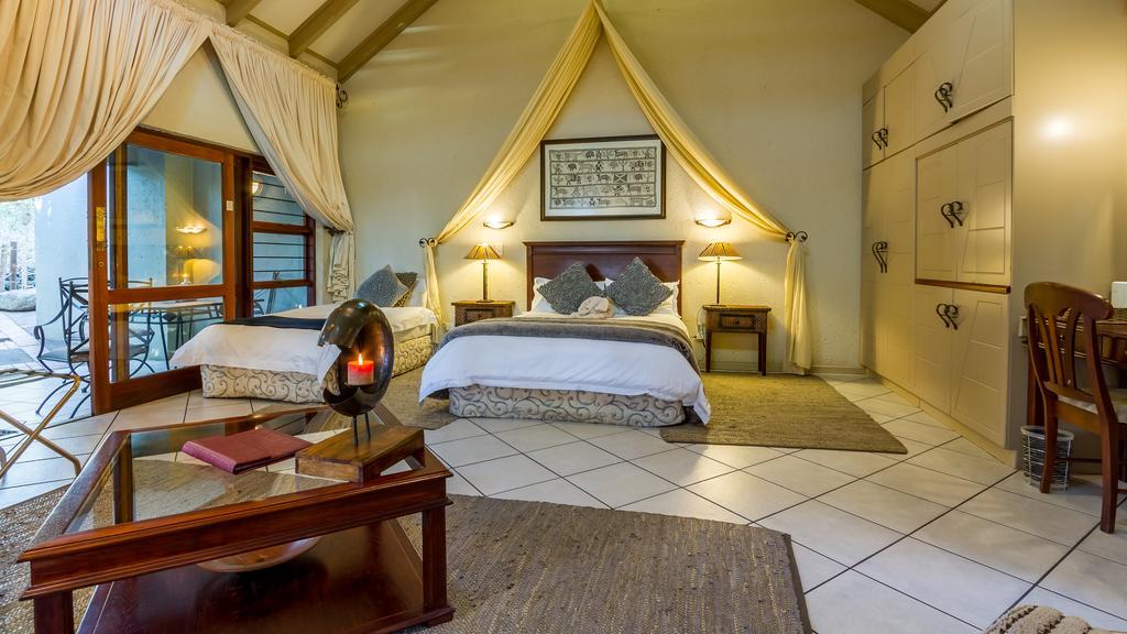 Joern'S Gaestehaus Mbombela Extérieur photo
