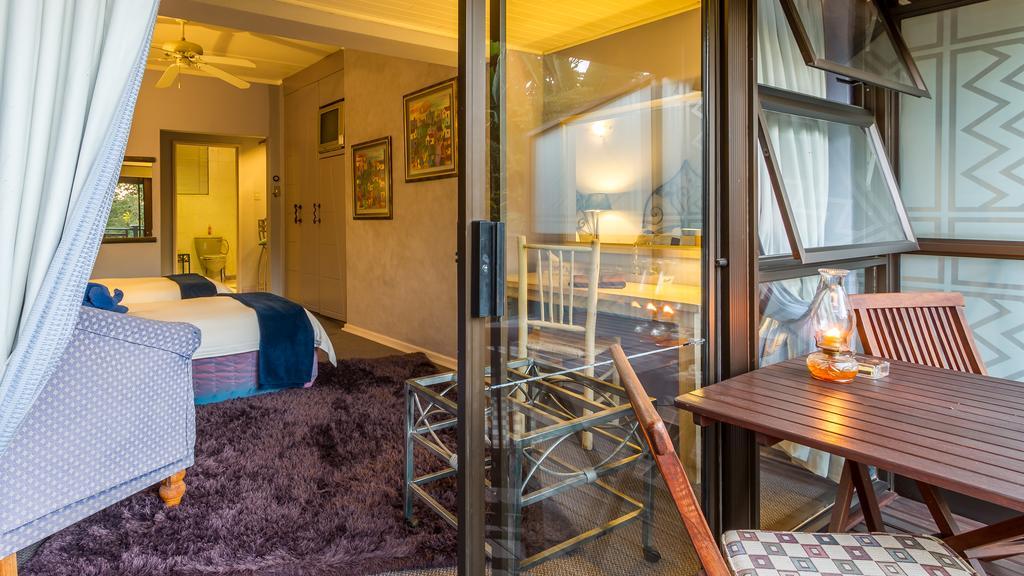 Joern'S Gaestehaus Mbombela Extérieur photo
