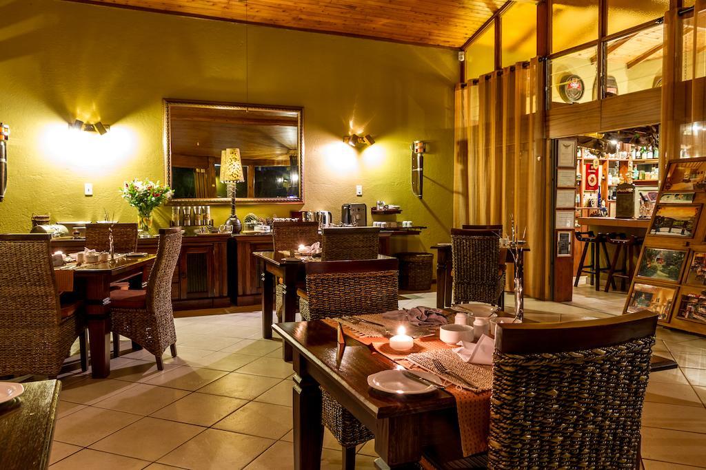 Joern'S Gaestehaus Mbombela Extérieur photo