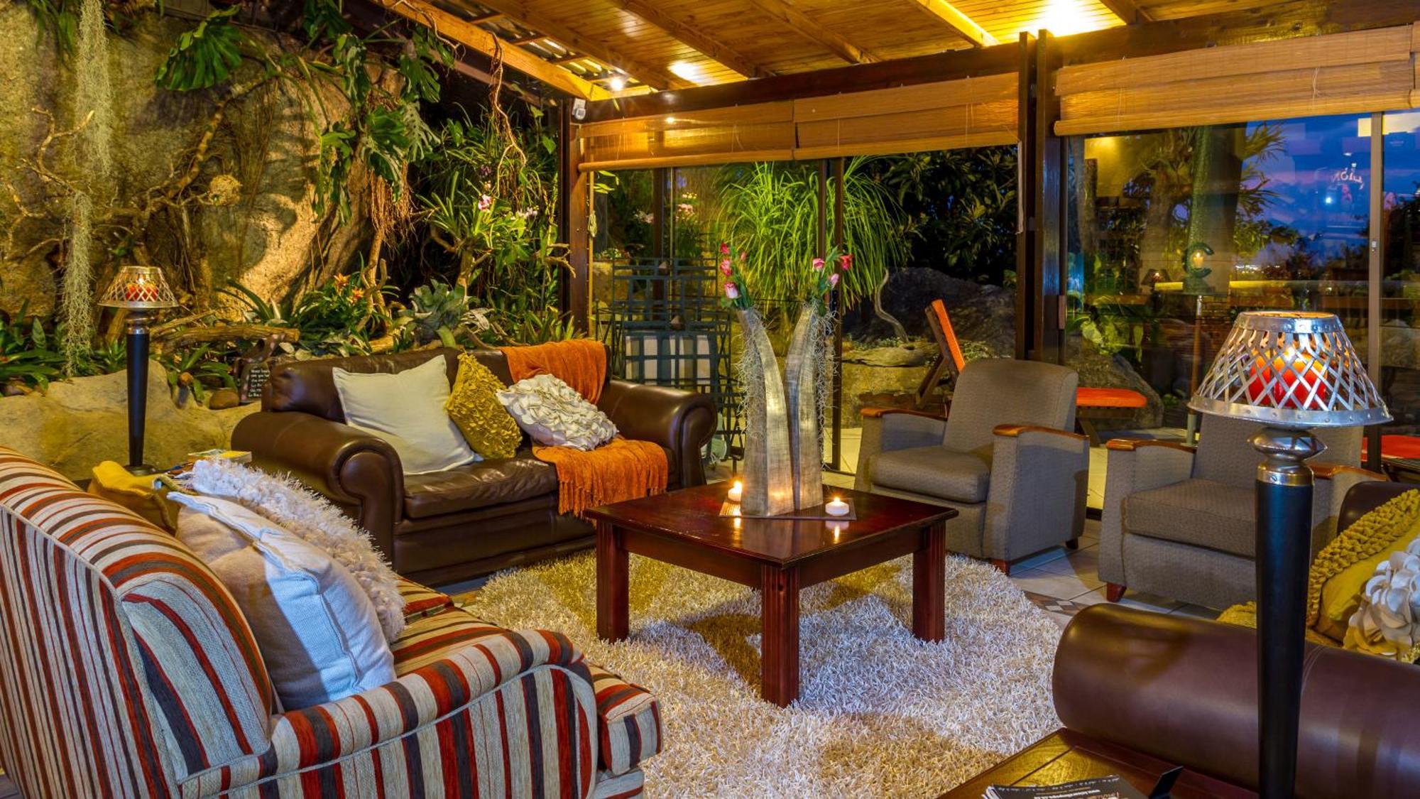 Joern'S Gaestehaus Mbombela Extérieur photo