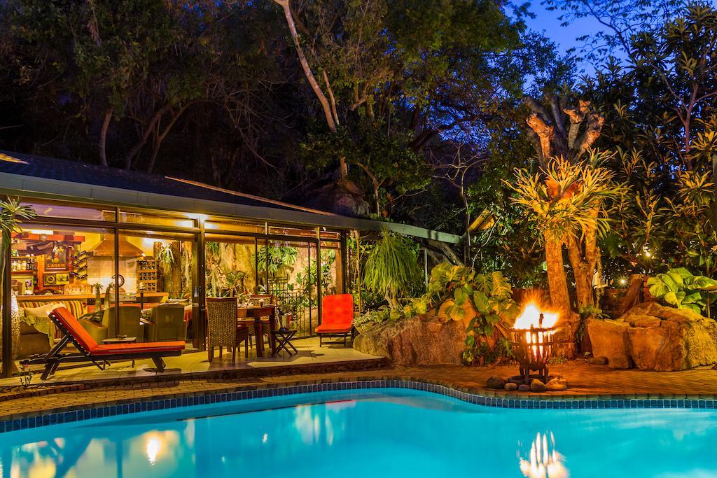 Joern'S Gaestehaus Mbombela Extérieur photo